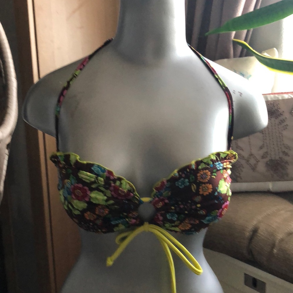 Victoria Secret bikini top 32A